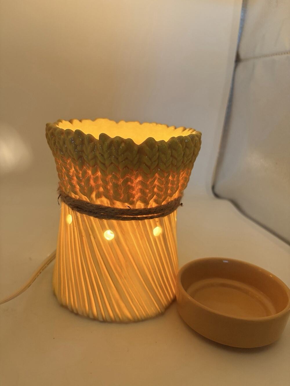 Scentsy Grateful Harvest Electric Ceramic Wax Tart Warmer Freestanding Yellow